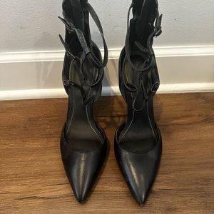 Kylie + Kendall | Alisha 3 strap black heels